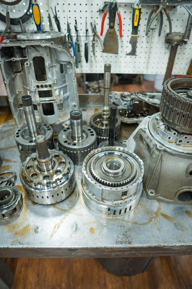 Transmission components arranged on an AMPro workbench